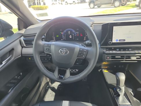 Used 2026 Toyota Camry SE FWD image 17