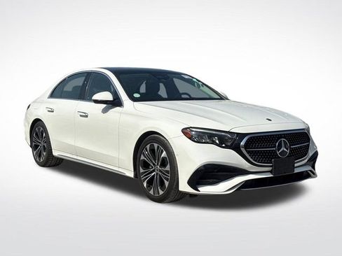Used 2025 Mercedes-Benz E 350 Sedan w/ Winter Package image 9