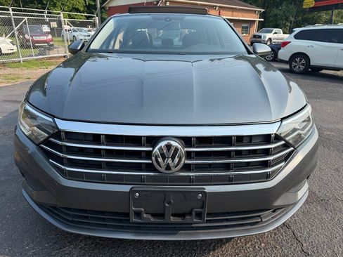 Used 2021 Volkswagen Jetta SE FWD image 2