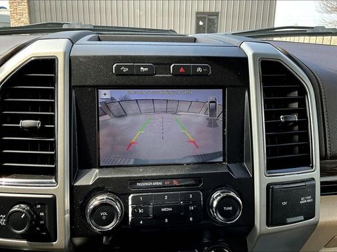 Used 2019 Ford F150 Lariat image 15