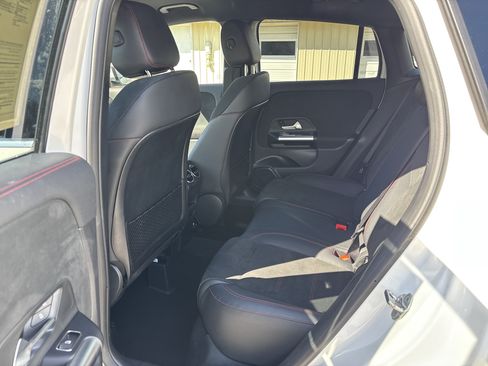 Used 2023 Mercedes-Benz GLA 250 4MATIC image 15