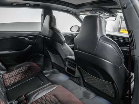 Used 2025 Audi RS Q8 performance image 29