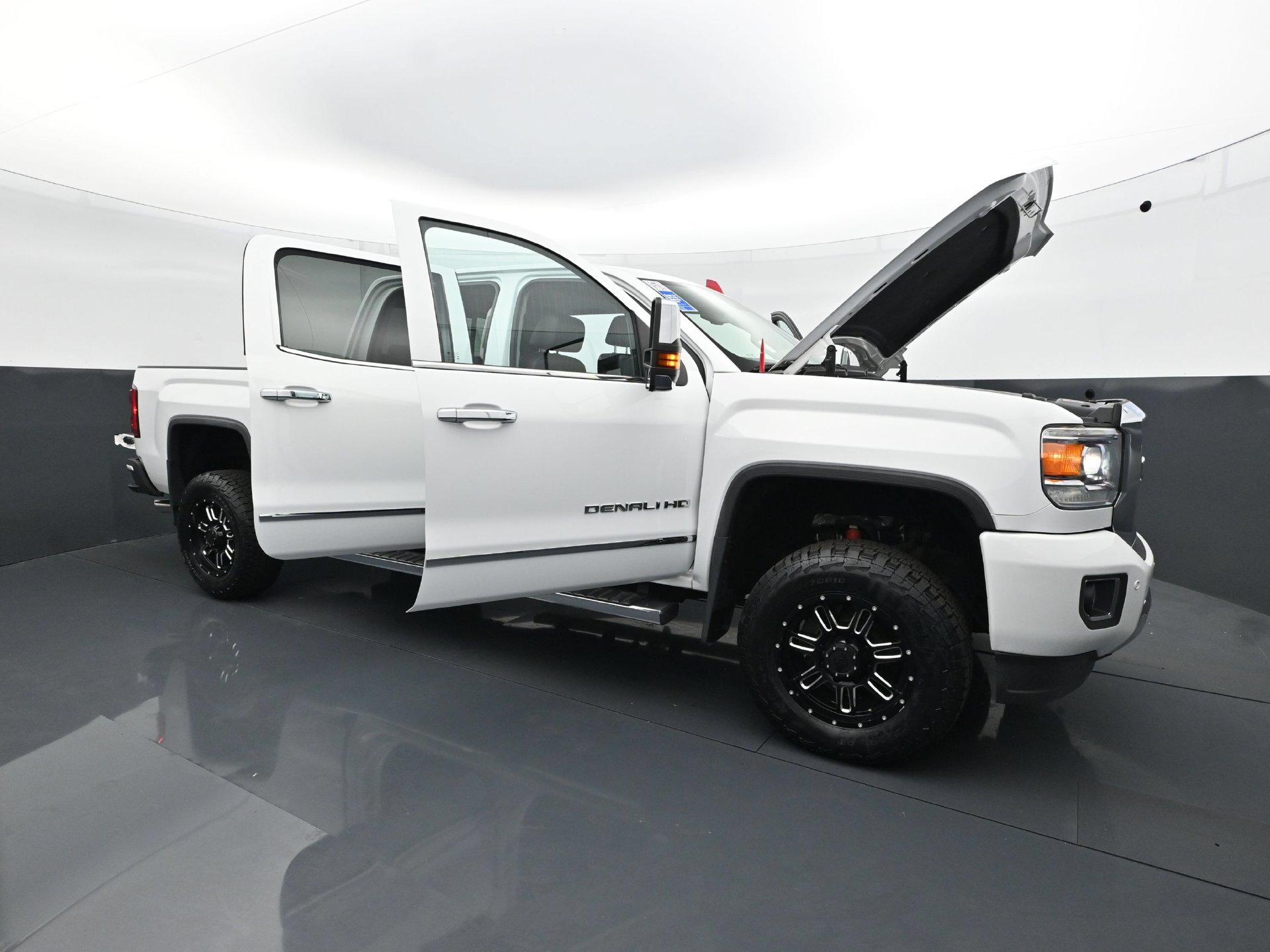 Used 2016 GMC Sierra 2500 Denali w/ Driver Alert Package AWD/4WD image 38