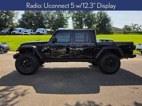Used 2024 Jeep Gladiator Mojave AWD/4WD image 2
