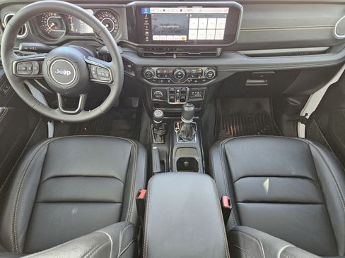Used 2025 Jeep Gladiator Sport AWD/4WD image 24