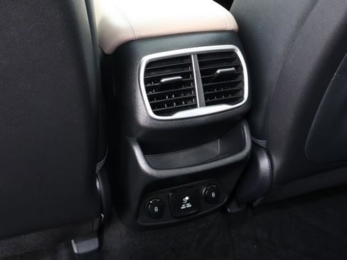 Used 2020 Hyundai Santa Fe Limited image 12