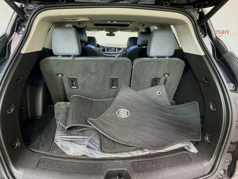 Used 2019 Buick Enclave Essence image 28