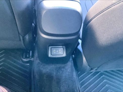 Used 2025 Hyundai Elantra Sport FWD image 11