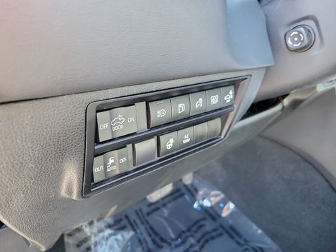 Used 2023 Toyota Tundra Platinum w/ Advanced Package image 25