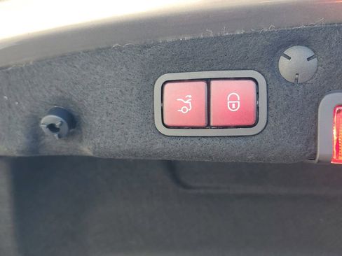 Used 2019 Mercedes-Benz C 300 4MATIC Sedan image 27