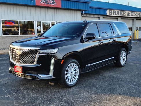 Used 2023 Cadillac Escalade ESV Premium Luxury image 7