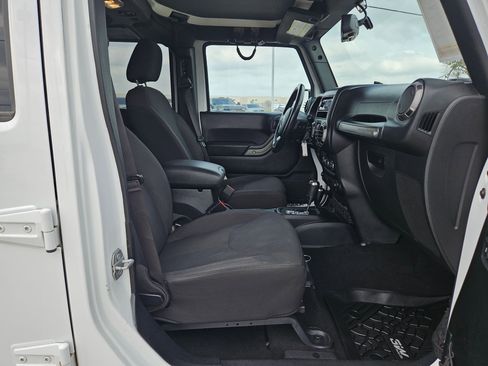 Used 2018 Jeep Wrangler Unlimited Sport S image 26