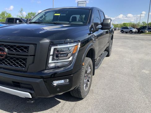 Used 2023 Nissan Titan PRO-4X AWD/4WD image 16