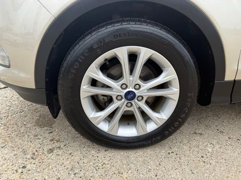 Used 2018 Ford Escape SE w/ SE Sync 3 Package image 9