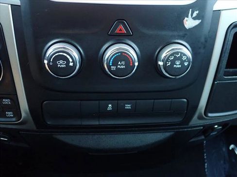 Used 2016 RAM 1500 Classic SLT AWD/4WD image 15