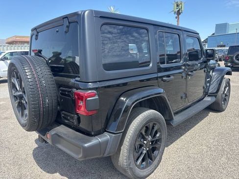 Used 2022 Jeep Wrangler Unlimited Sahara w/ Cold Weather Group AWD/4WD image 5