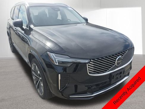 Used 2025 Volvo XC90 B6 Plus image 3