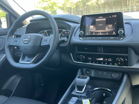 New 2026 Nissan Rogue Dark Armor FWD image 3