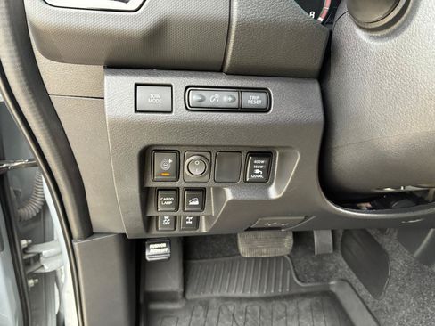 Used 2023 Nissan Frontier PRO-4X w/ Pro-4X Premium Package AWD/4WD image 24