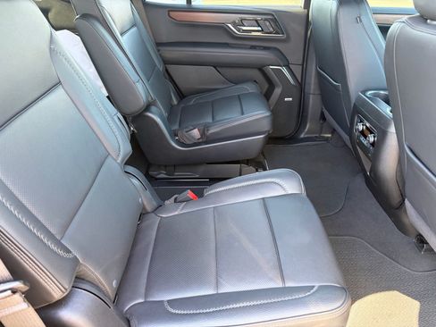 Used 2025 GMC Yukon Denali AWD/4WD image 31