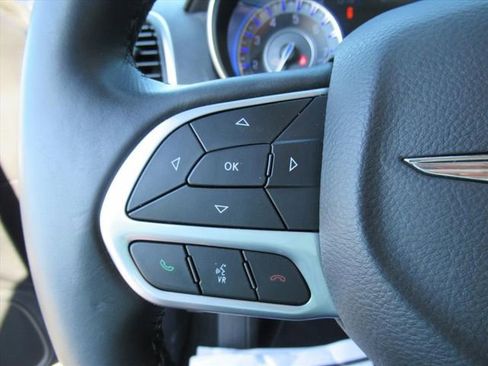 Used 2021 Chrysler 300 Touring w/ Chrome Appearance Package RWD image 22