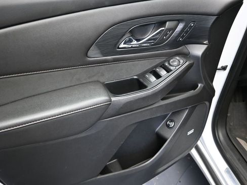 Used 2023 Chevrolet Traverse High Country image 11