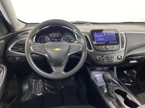 Used 2025 Chevrolet Malibu LT image 19