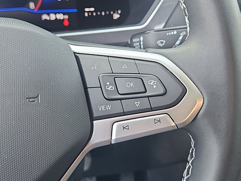 Certified 2023 Volkswagen Tiguan SE w/ Panoramic Sunroof Package image 16