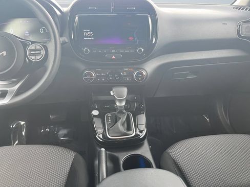 Used 2023 Kia Soul S FWD image 11