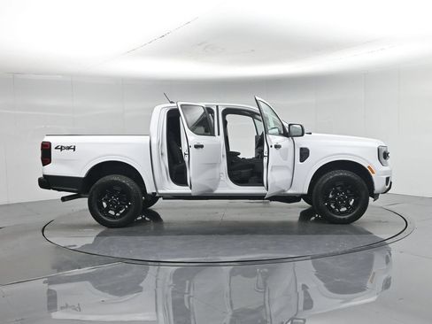 New 2026 Ford Ranger XLT w/ Black Appearance Package AWD/4WD image 4