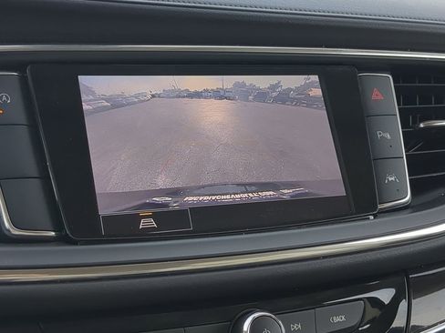 Used 2022 Buick Enclave Essence image 20