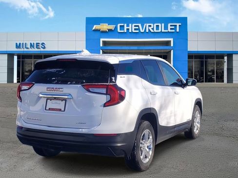 Used 2024 GMC Terrain SLE image 5