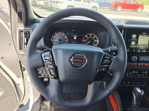 Used 2025 Nissan Frontier PRO-4X w/ Pro Convenience Package image 22
