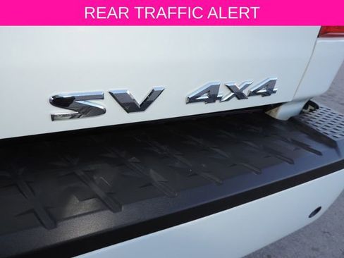 Used 2021 Nissan Titan SV w/ SV Convenience Package image 15