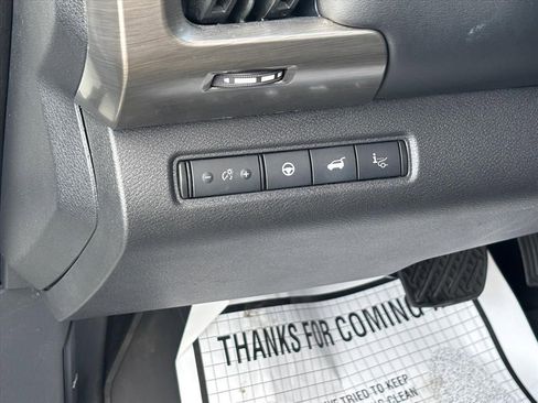 Used 2024 Nissan Pathfinder Platinum w/ Cargo Package image 9