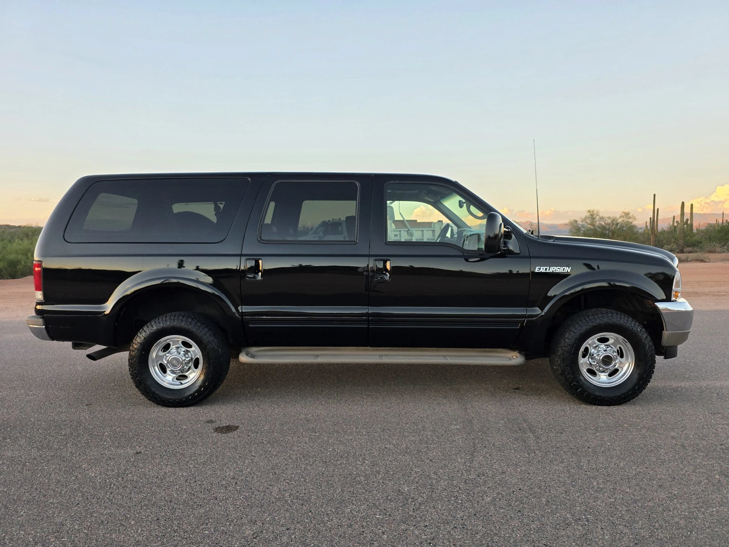 Used 2000 Ford Excursion Limited AWD/4WD image 6