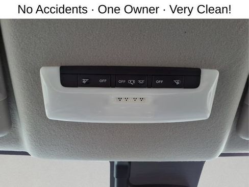 Used 2023 Nissan Versa SV FWD image 21