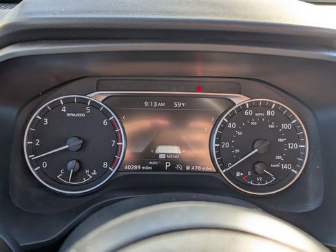 Used 2024 Nissan Rogue SV image 12