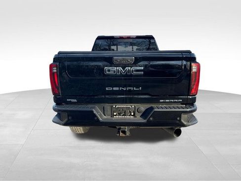 Used 2024 GMC Sierra 2500 Denali Ultimate image 11