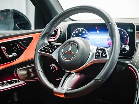 Used 2023 Mercedes-Benz GLC 300 4MATIC image 15