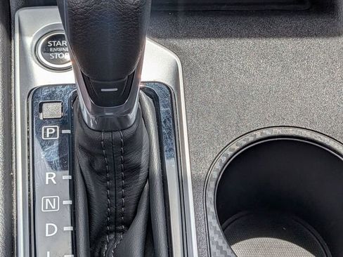 Used 2025 Nissan Altima 2.5 SV FWD image 17