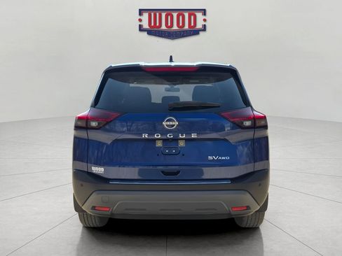 Used 2023 Nissan Rogue SV image 3
