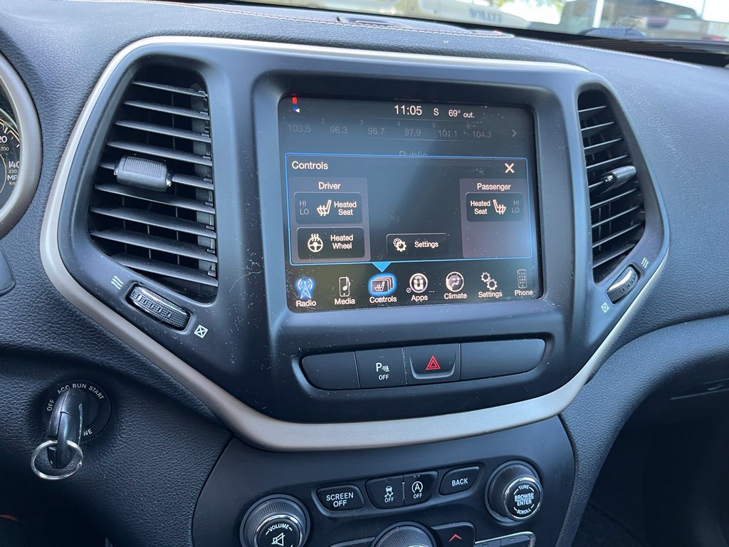 Used 2016 Jeep Cherokee 75th Anniversary AWD/4WD image 11