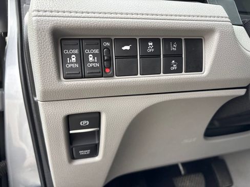 Used 2020 Honda Odyssey EX-L image 12