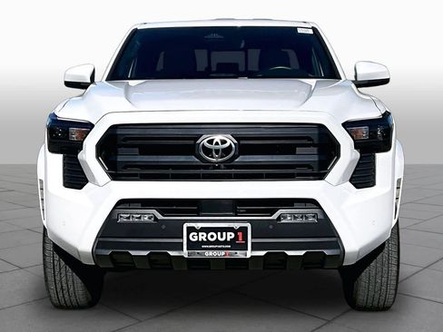 Certified 2024 Toyota Tacoma SR5 AWD/4WD image 4