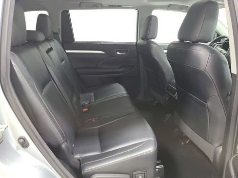 Used 2014 Toyota Highlander XLE AWD/4WD image 14