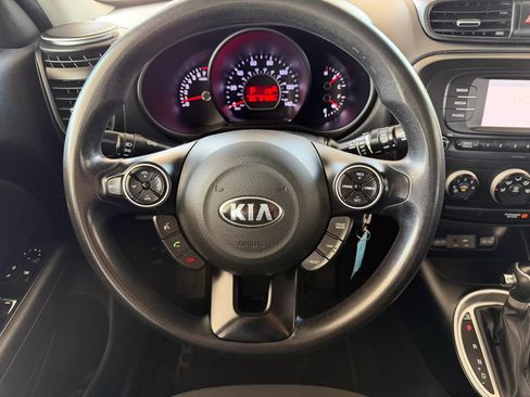 Used 2017 Kia Soul FWD image 14