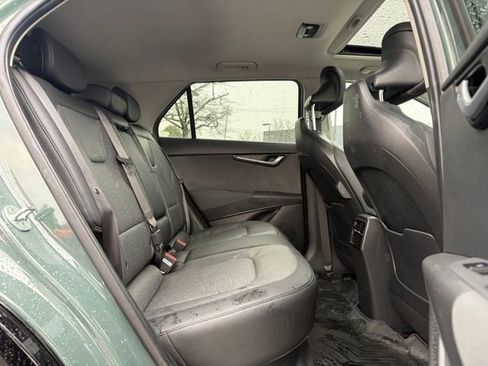 Certified 2023 Kia Niro Wave w/ Wave Preserve Package image 10