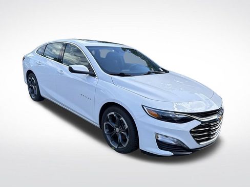 Used 2022 Chevrolet Malibu LT FWD image 2