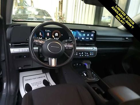 Used 2025 Hyundai Kona SEL AWD/4WD image 13